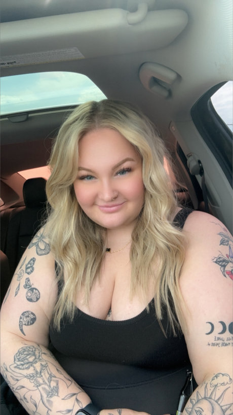 HotHoneyBunz beautiful pornstar pictures