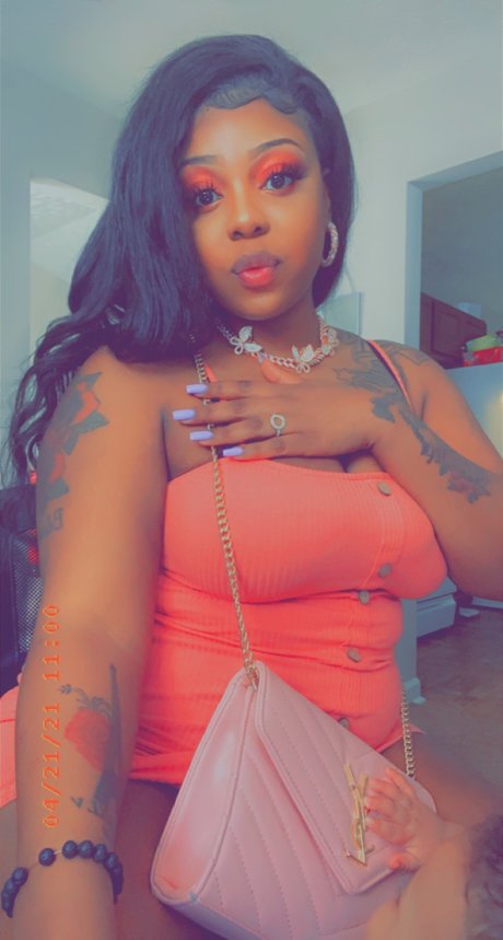 Fii Chii pornstar nudes image