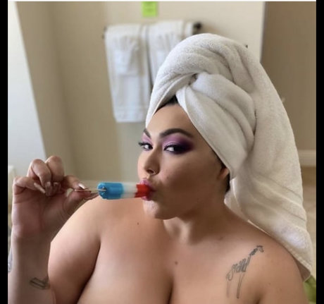 pettyshowtime pornstar pretty pic