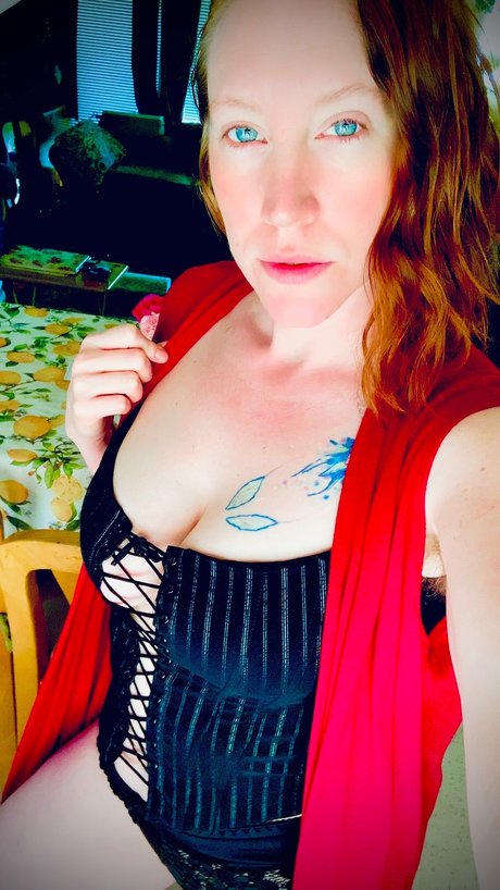 Lydia Chase model top images