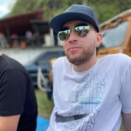 Johan Arley perfect model pictures