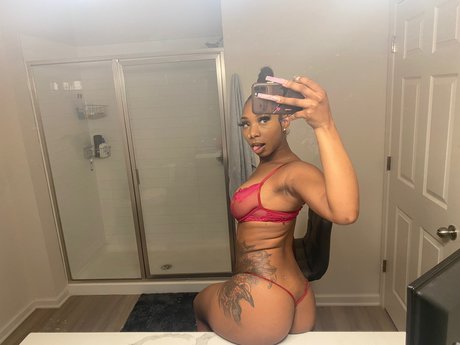 Sip on Moet_ pornstar high quality img