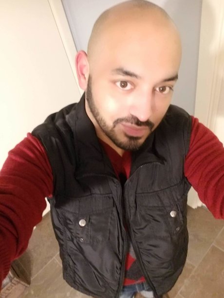 Joeyqg pornstar naked image