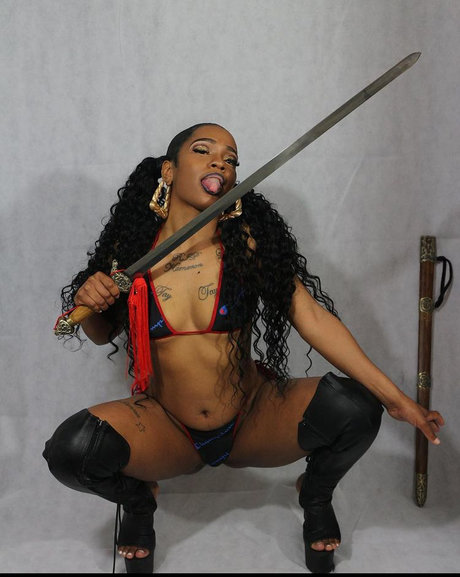 Monaa Lisaa pornstar hot galleries