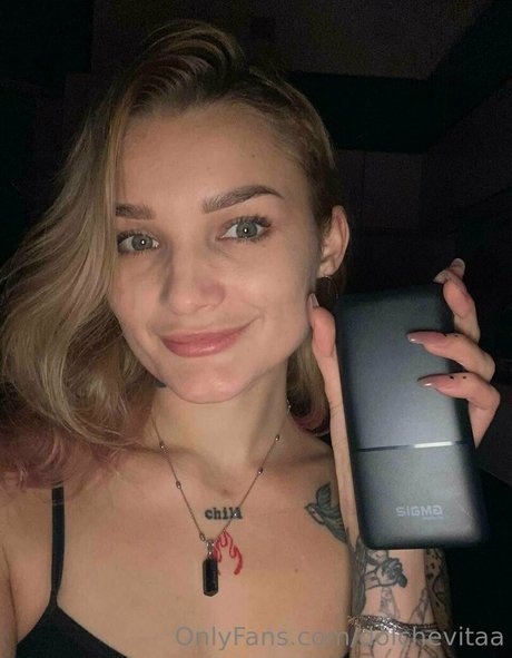 amberfoxyyy sexy actress img