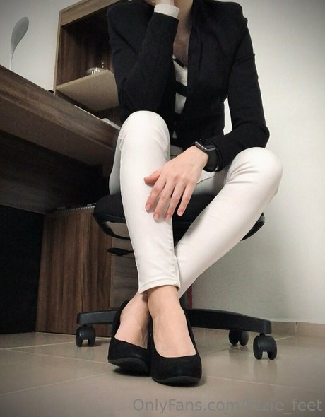 tiny ass onlyfans nude picture