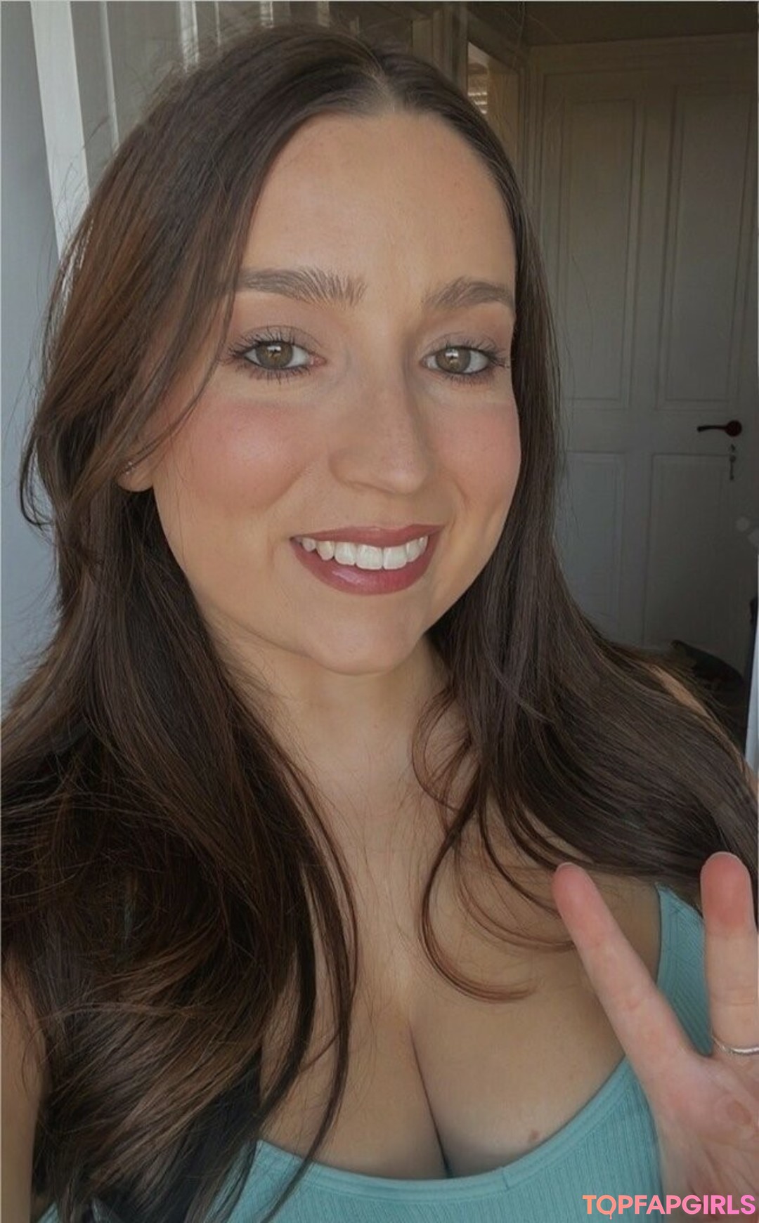 Kirsty Wells star nice galleries