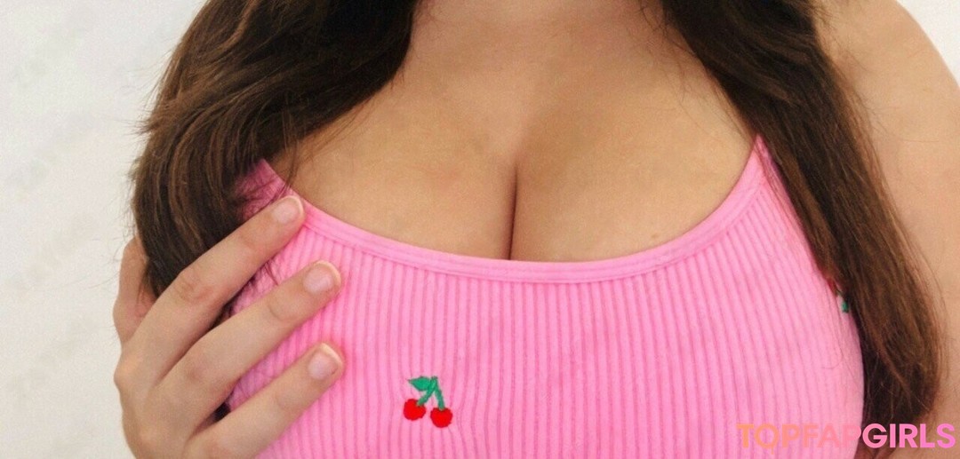 Kirsty Wells model hot picture