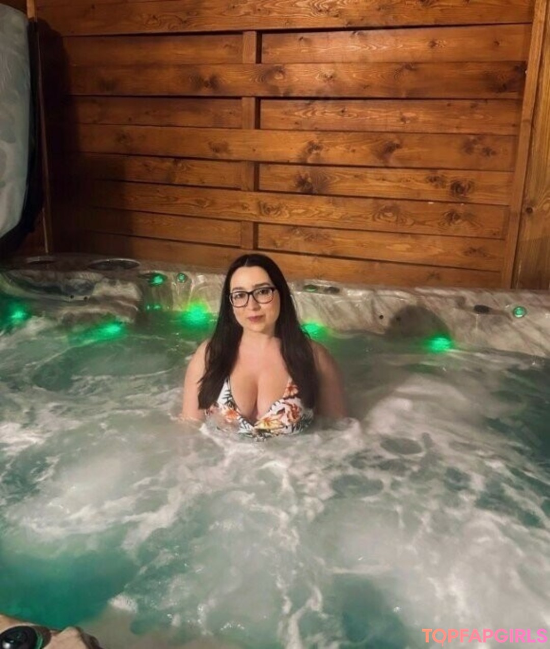 Kirsty Wells hd star photo