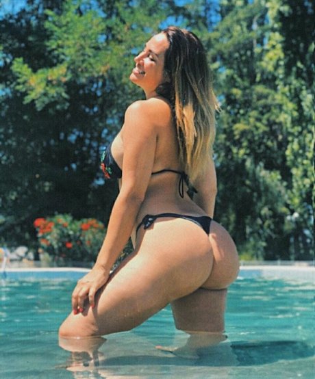 Belen Francese model nudes picture