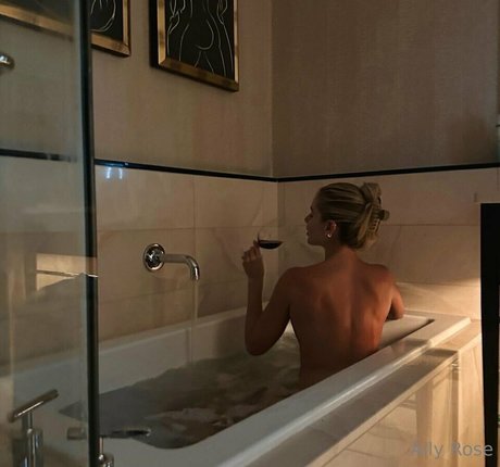 Allyyyrose sex star photos