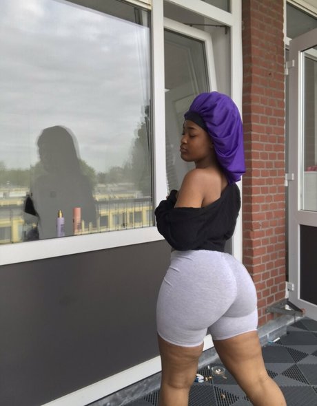 Mellaa Baby erotic pornstar image