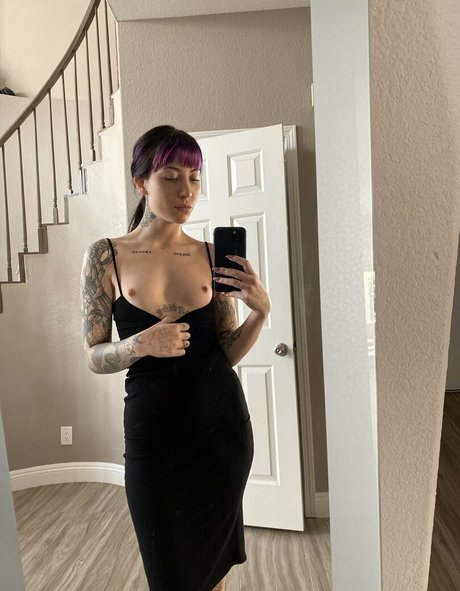 gothcharlotte perfect model photo