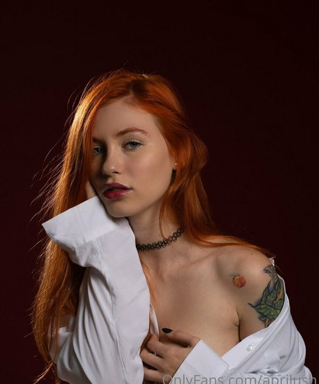 April Harel model sexy picture