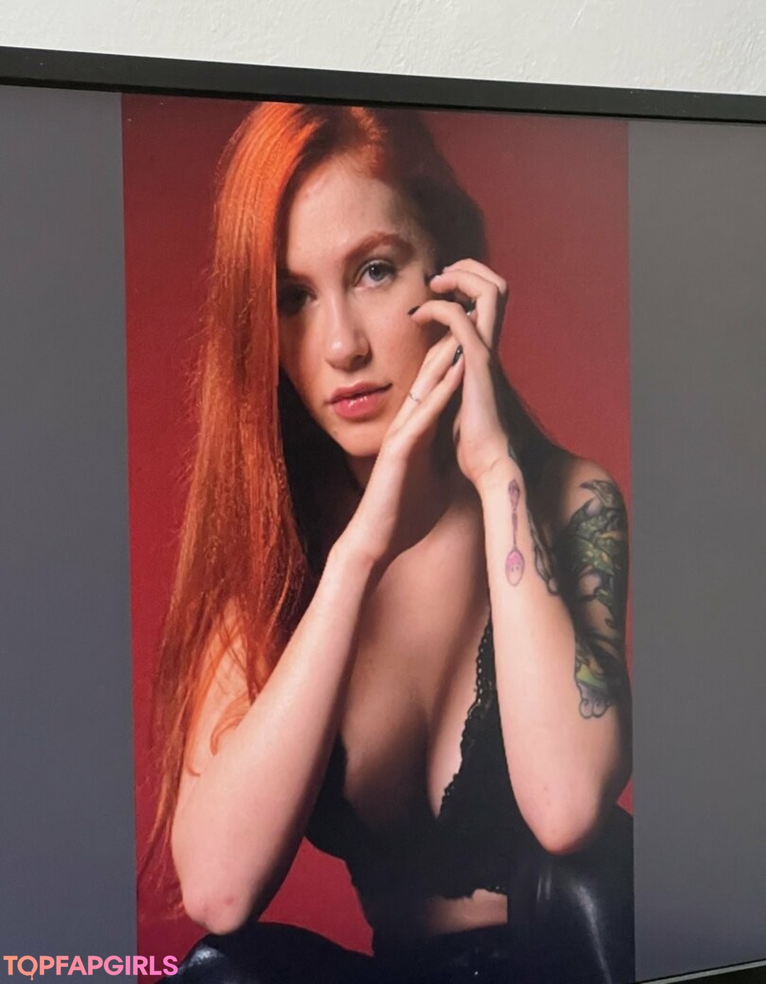 April Harel model nudes images