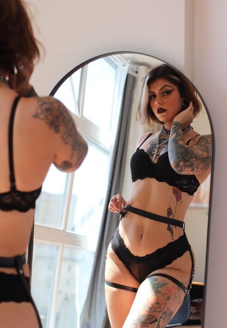 Hazyharlxt erotic star gallery