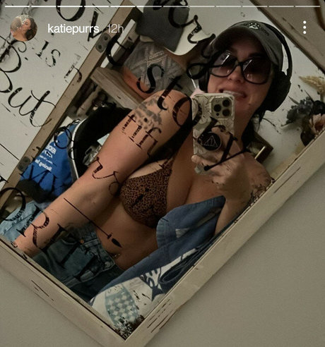 Katiepurrs pretty model archive