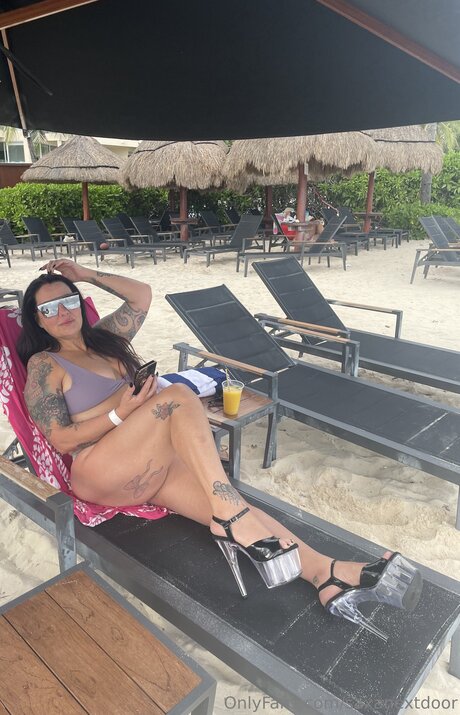 saxanextdoor model sexy pics