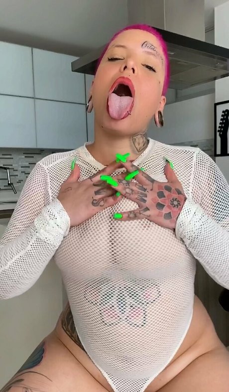 ariapink nude actress photo