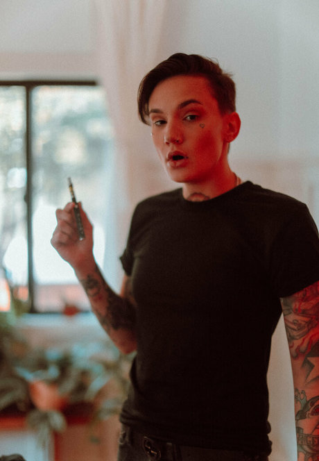 nikkihearts art star photos