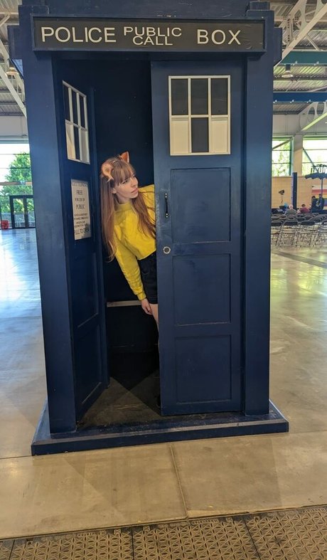 Bat Maisie star nudes image