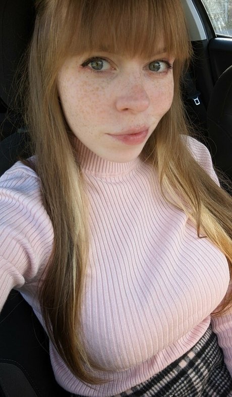 Bat Maisie star gallery