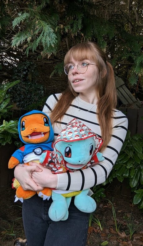 Bat Maisie naked pornstar archive