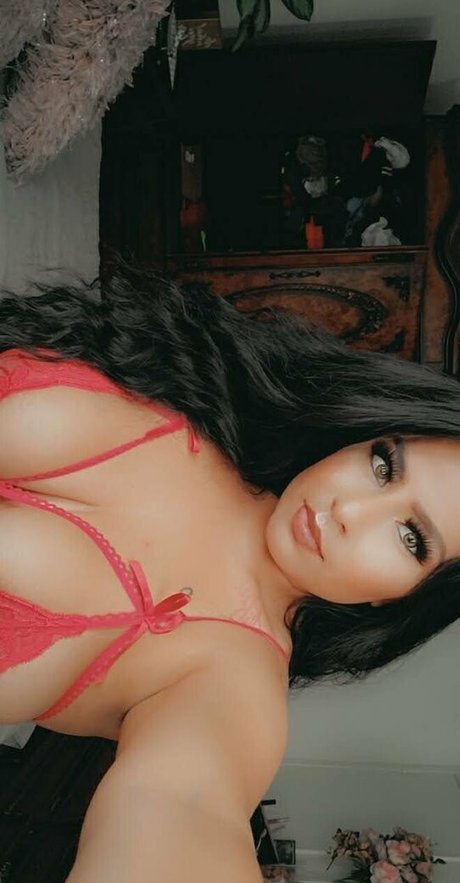 lovelyarin erotic model pictures