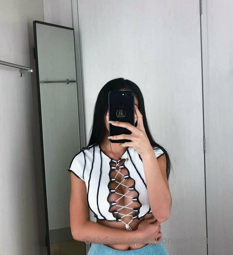 buonapetiteassian sexy actress pictures