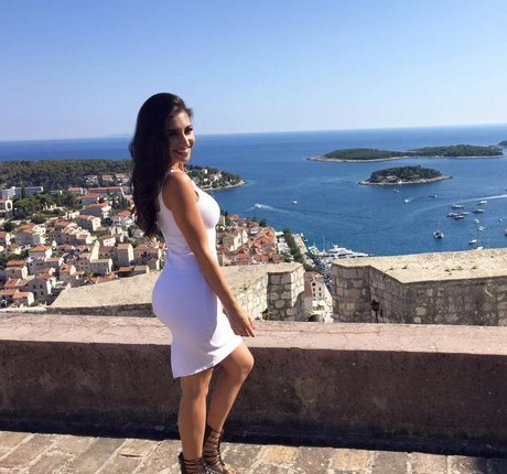 tattooed shemale onlyfans pretty images