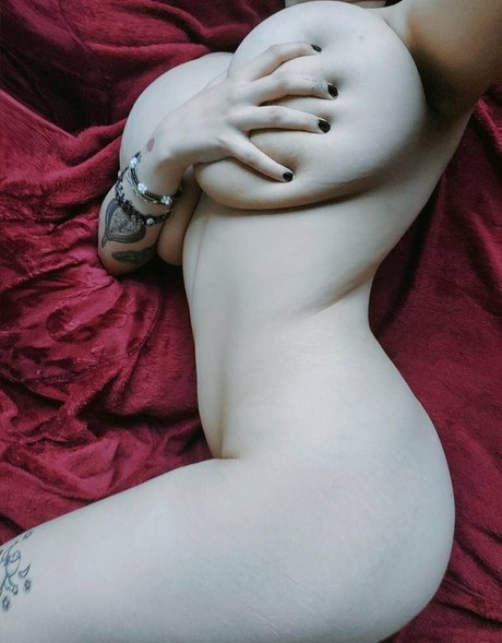 Solanineshade exclusive model photos