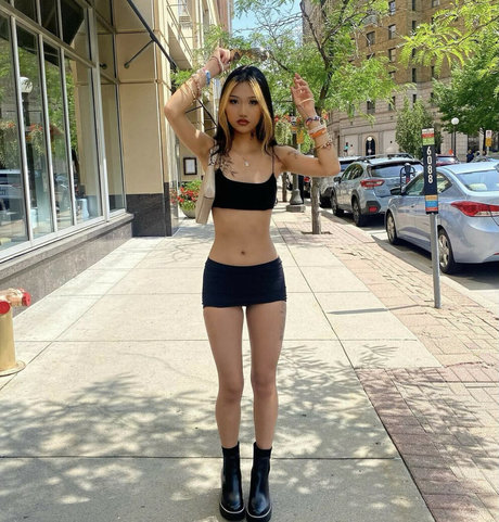 Foreign bich pornstar nudes image