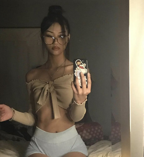 Foreign bich erotic star photo