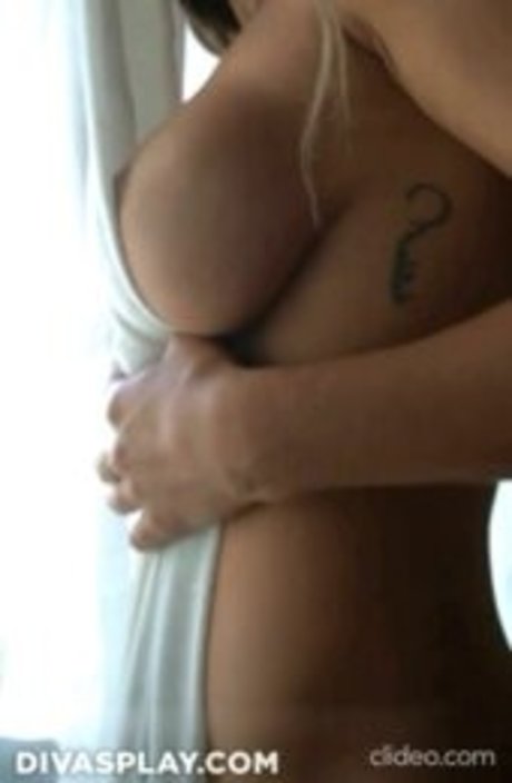 hooters onlyfans free naked photo