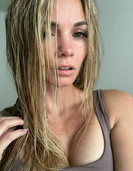 ezrapaige star exclusive img