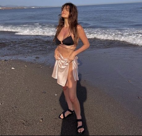 Sophie Porley sexy model pics