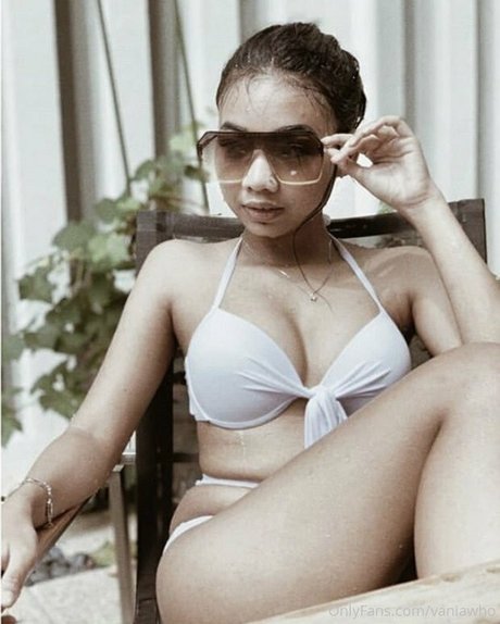 vaniawho exclusive actress gallery