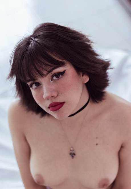 Aquilatrix666 model pretty archive