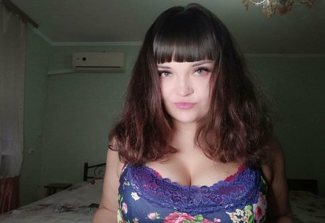 lara horn pretty actress galleries