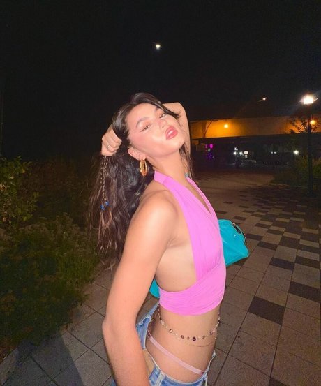 Beca Michie perfect model image