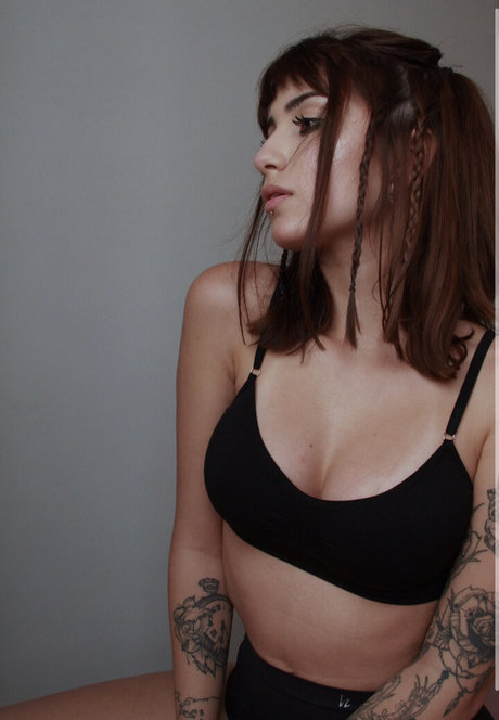 Taiga Tondorf pornstar exclusive images