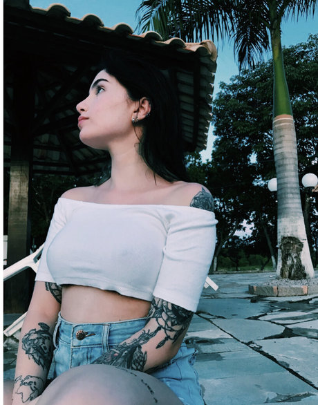 Taiga Tondorf art actress photos