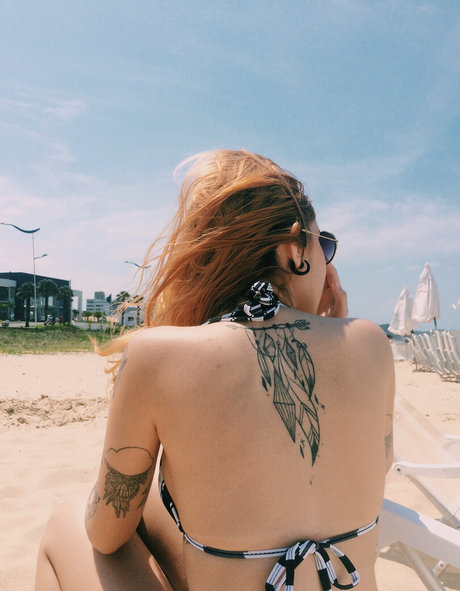 Taiga Tondorf art model photos