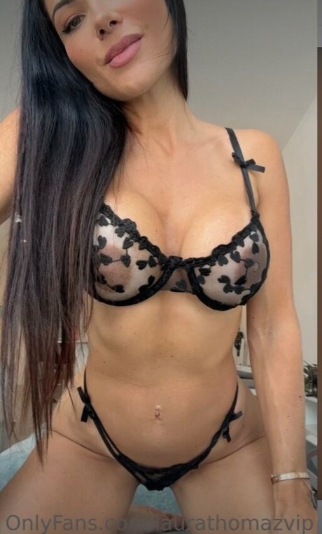 Laura Thomaz erotic model gallery