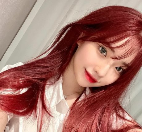 Se Yeon star erotic image