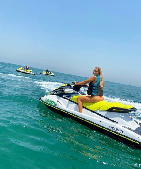 viplaurenxx hot actress image