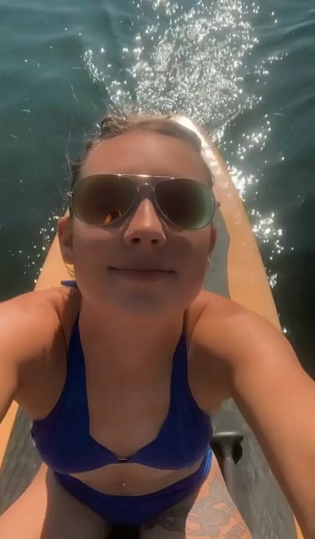 Izziyo14 porn model photo