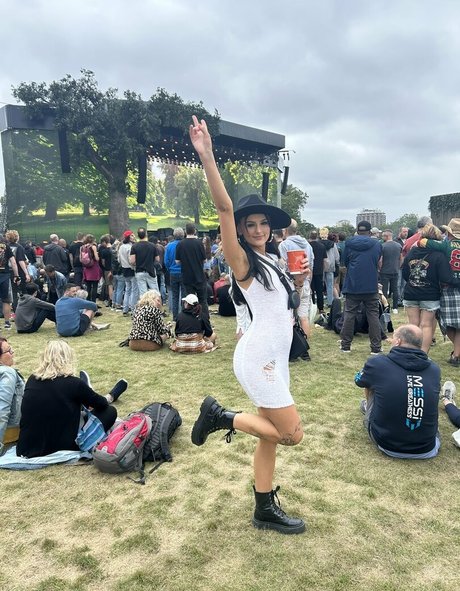 That Couple star hot photos