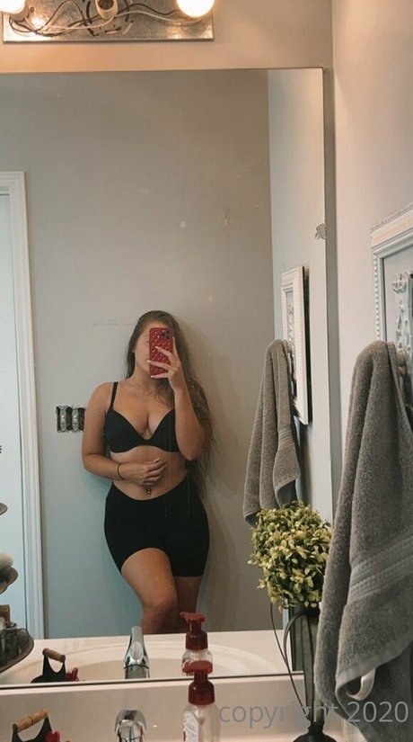 Keriii00 porn model images