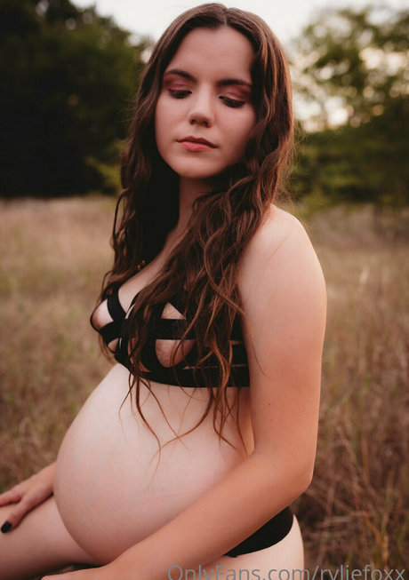 thick mature onlyfans pornographic photos